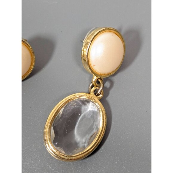 Vintage Gold Tone Faceted Oval Acrylic Bezel Faux Pearl Drop Pierced Earrings - Picture 5 of 10